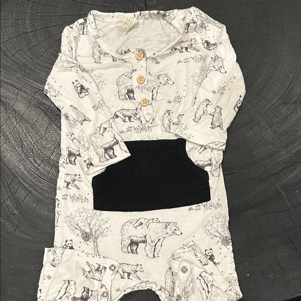 Kate Quinn 3-9 months Bear Print Long Sleeve Pant Baby Romper with Black Pocket